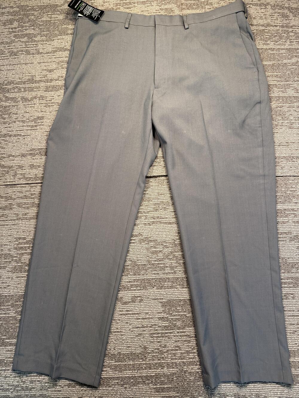 Haggar Premium Comfort Dress Pants Mens 40x30 Gray Flat Front Straight Leg